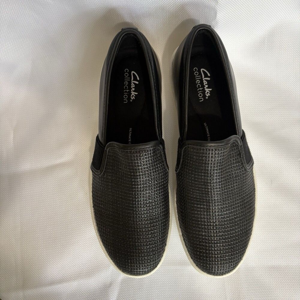 Clarks Women's Slip On Sneaker Layton Petal‎ Size 8.5 Medium Black Combi - Picture 2 of 16